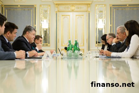 Порошенко обратился к ЕС с просьбой усилить санкции против РФ