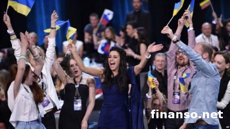 Порошенко от имени всей Украины поздравил Джамалу с победой на «Евровидении-2016»