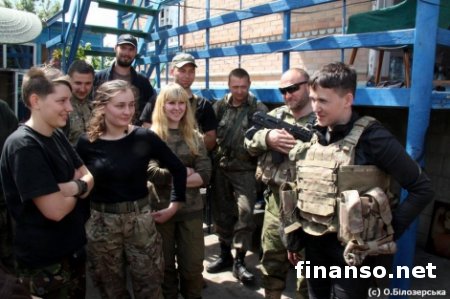 Савченко с Ярошем побывали  у украинских военных на передовой