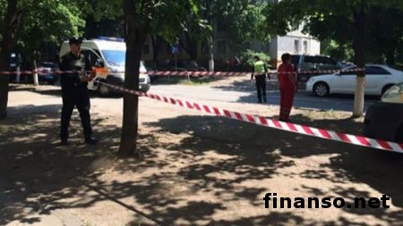 Стрельба в Мариуполе: житель атаковал спецназ гранатой, есть раненые