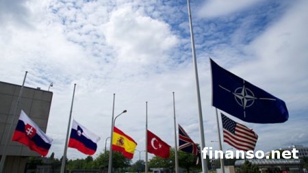 Порошенко: НАТО предоставит Украине комплексный пакет помощи для укрепления обороны