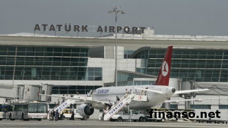 В аэропорту Стамбула находятся десятки украинцев – генконсул