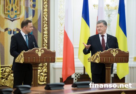 СМИ рассказали о подписанной Порошенко и Дудой декларации