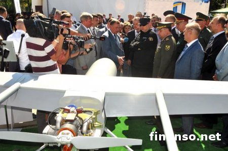 В Киеве презентовали боевой беспилотник и дистанционный мини-БТР