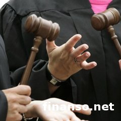 В Украине вступили в силу изменения в Конституцию