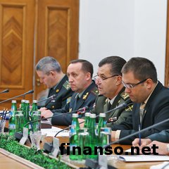 Полторак обсудил в США вопрос предоставления летального оружия