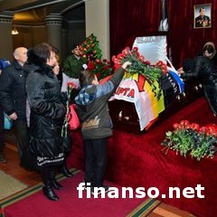 Похороны Моторолы в Донецке: на прощание явились тысячи людей