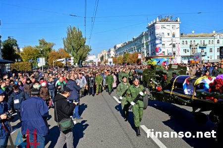 Похороны Моторолы в Донецке: на прощание явились тысячи людей