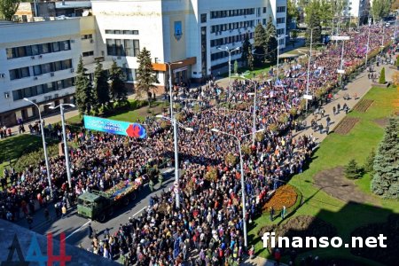 Похороны Моторолы в Донецке: на прощание явились тысячи людей