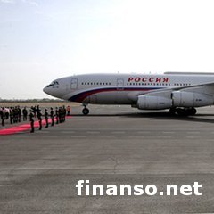 Самолет, обслуживающий Путина, получил повреждения