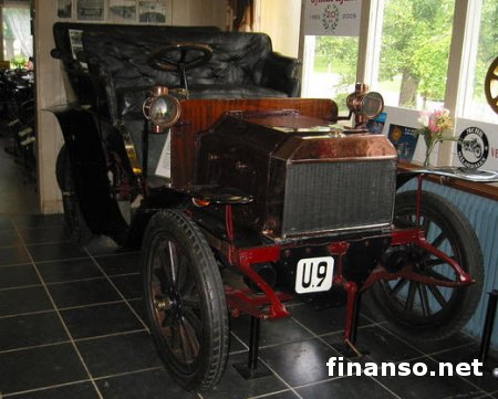 Какие этапы развития прошел шведский автопром?