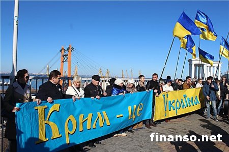 Госпогранслужба: желающих отдохнуть в аннексированном Крыму стало на порядок меньше