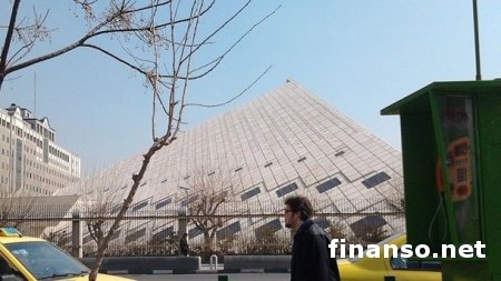 В Иране второе за день вооруженное нападение: взрыв у музея Хомейни