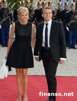 Елисейский дворец отказался выделить бюджетные средства на содержание жены Макрона