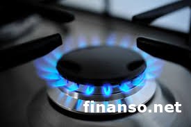 Кабмин обещает не трогать цены на газ и субсидировать  владельцев  печного отопления