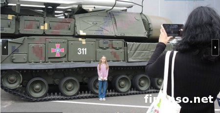 В центре Киева отрылась выставка военной техники «Мощь непокоренных»