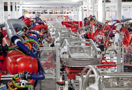 Почему Tesla никак не может выйти на запланированные объемы производства?  