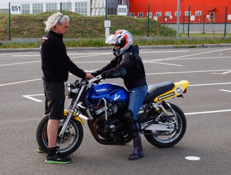 Как мотоциклистам избежать аварий – советы бывалых  